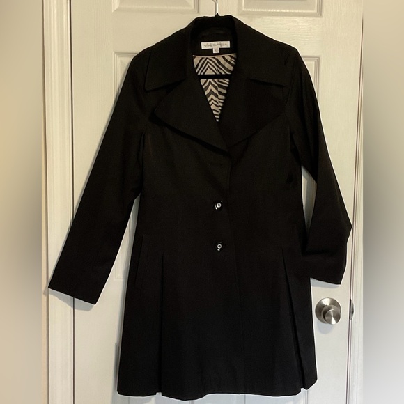 Classic Via Spiga Tailored Black Trench Coat - Like New Condition - Size L - Picture 9 of 9